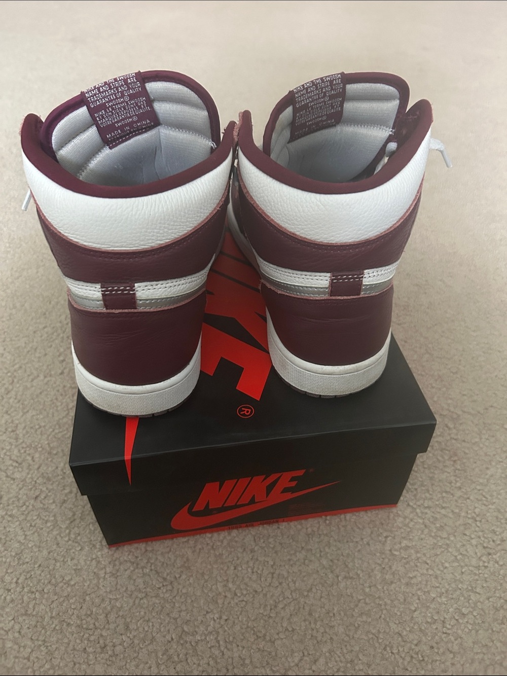 Nike Air Jordan 1 Retro High OG ‘Bordeaux’ Size 9.5 - Picture 5 of 6